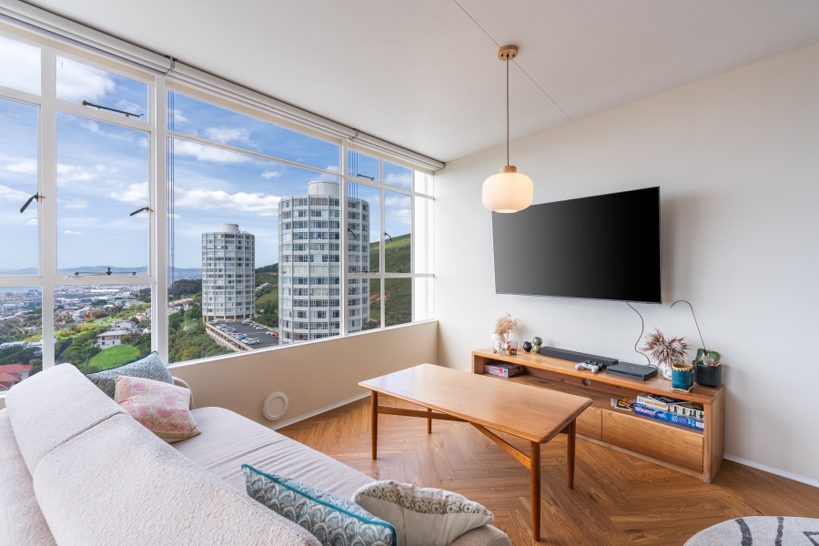 1 Bedroom Property for Sale in Vredehoek Western Cape